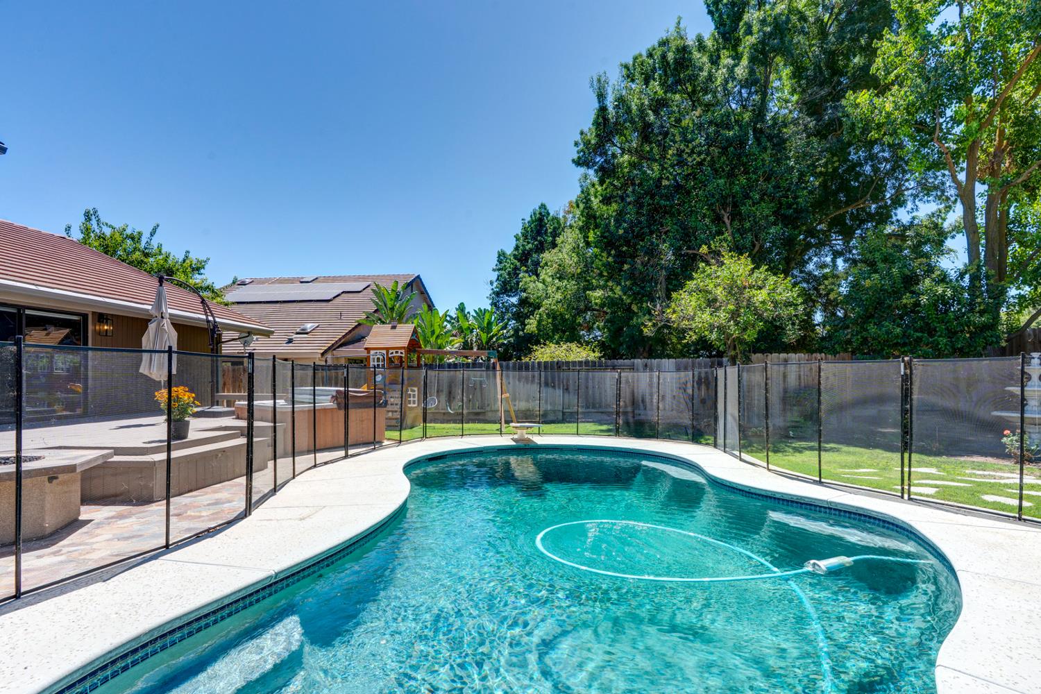 811 Monte Vista Ave, Los Banos, CA 93635