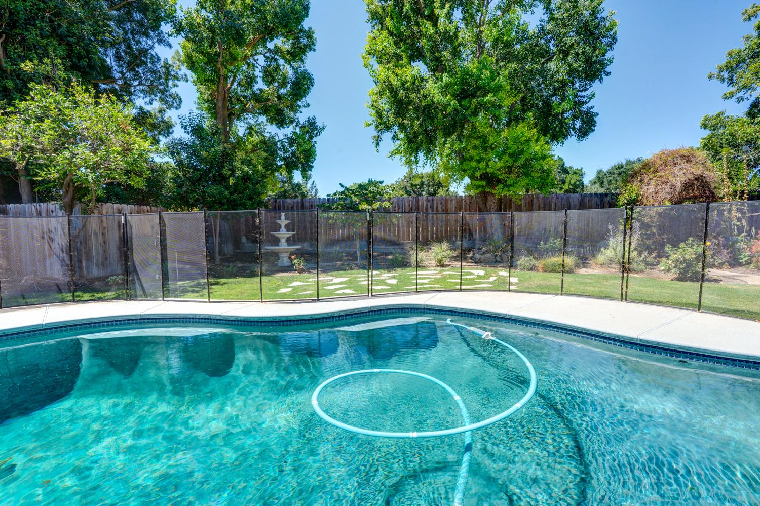 811 Monte Vista Ave, Los Banos, CA 93635