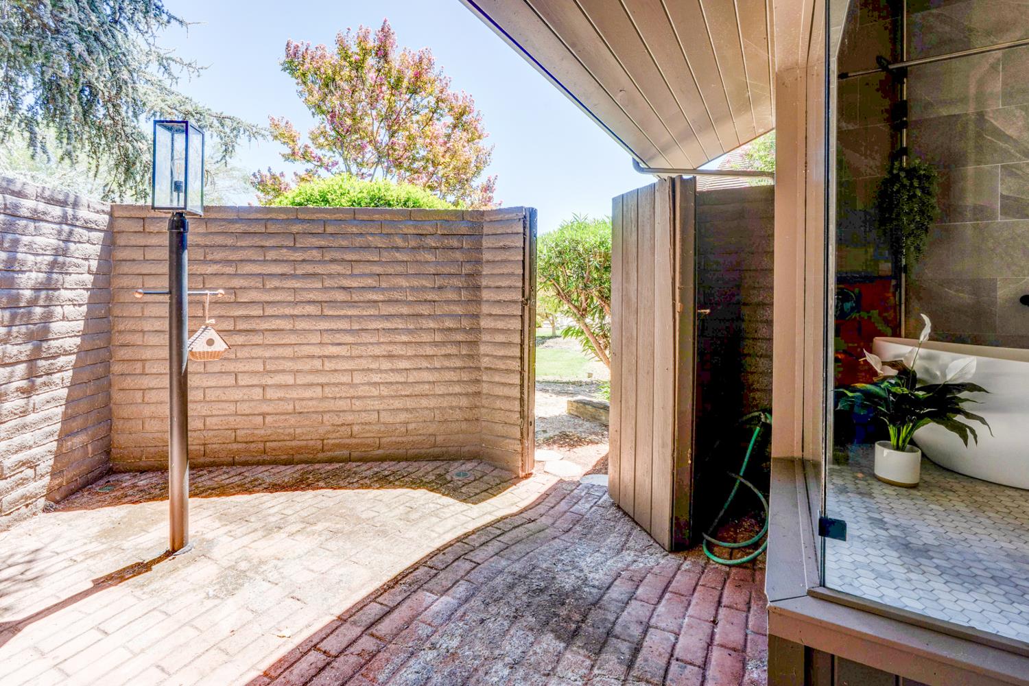 811 Monte Vista Ave, Los Banos, CA 93635