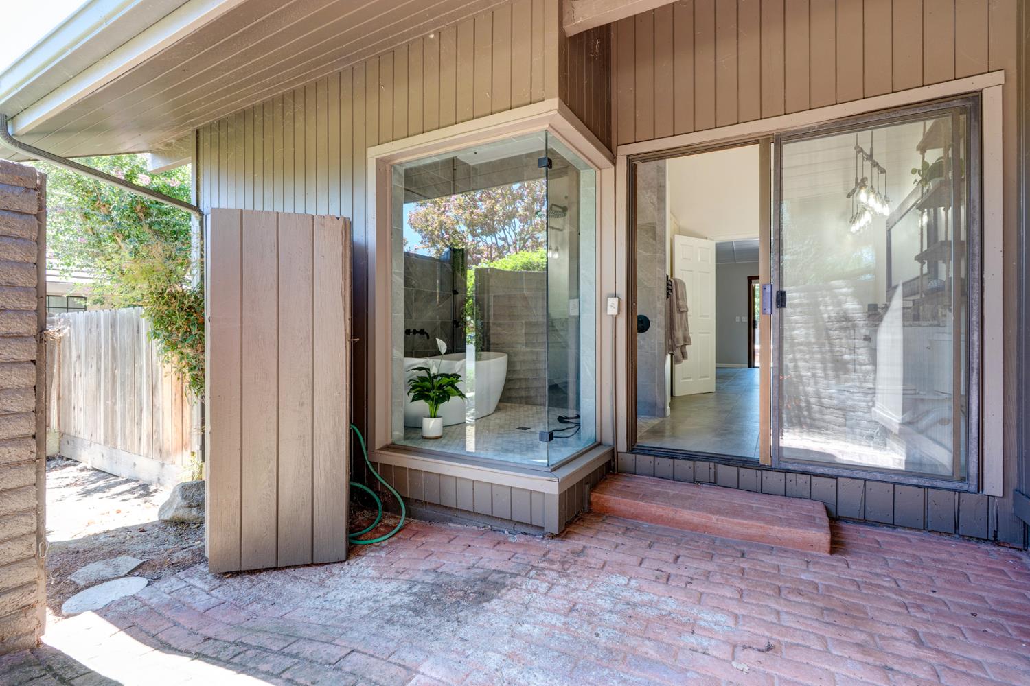 811 Monte Vista Ave, Los Banos, CA 93635