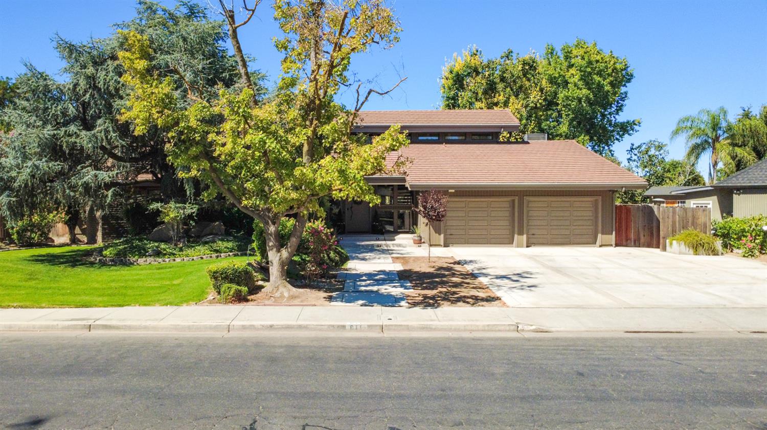 811 Monte Vista Ave, Los Banos, CA 93635