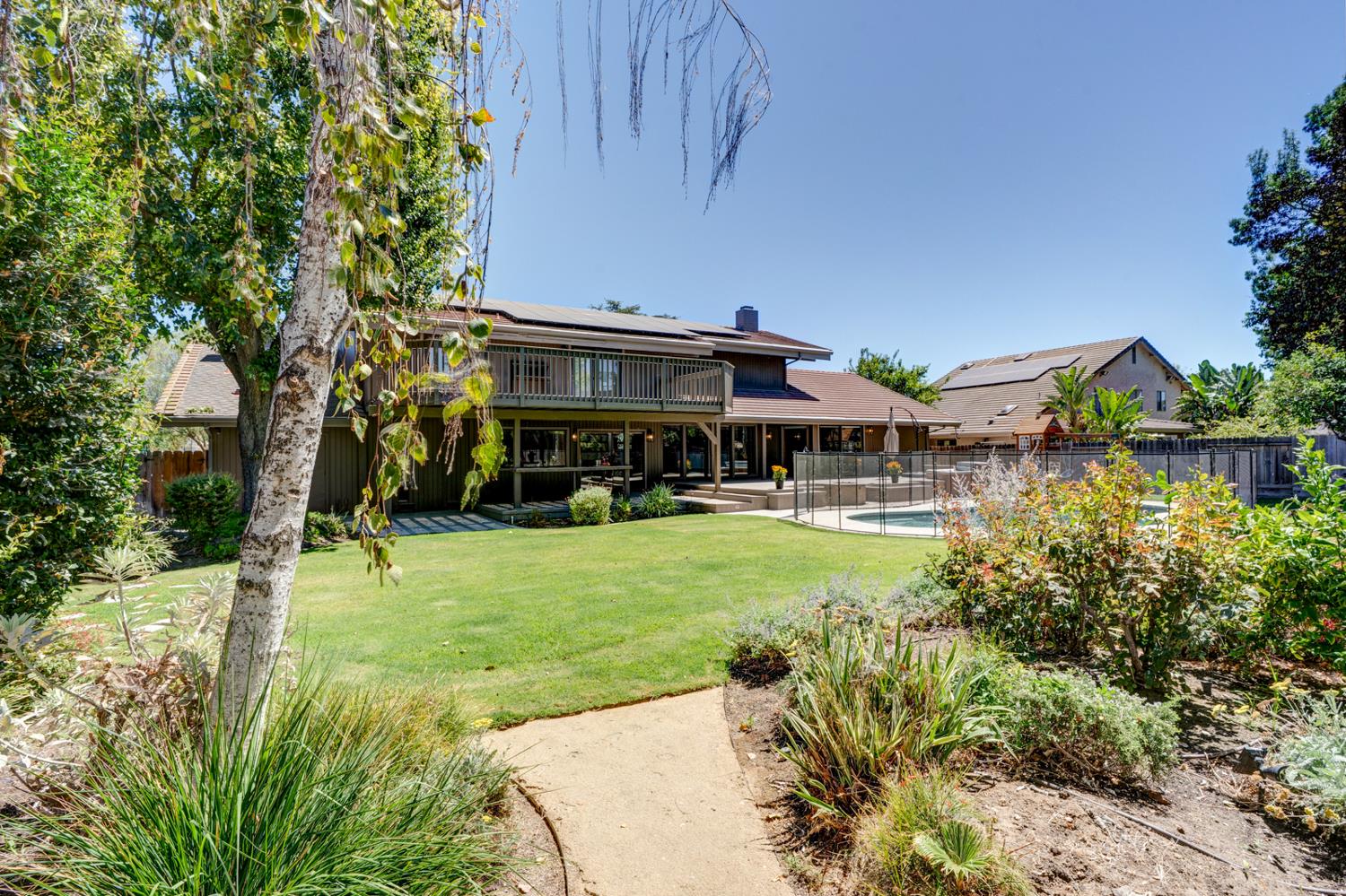 811 Monte Vista Ave, Los Banos, CA 93635