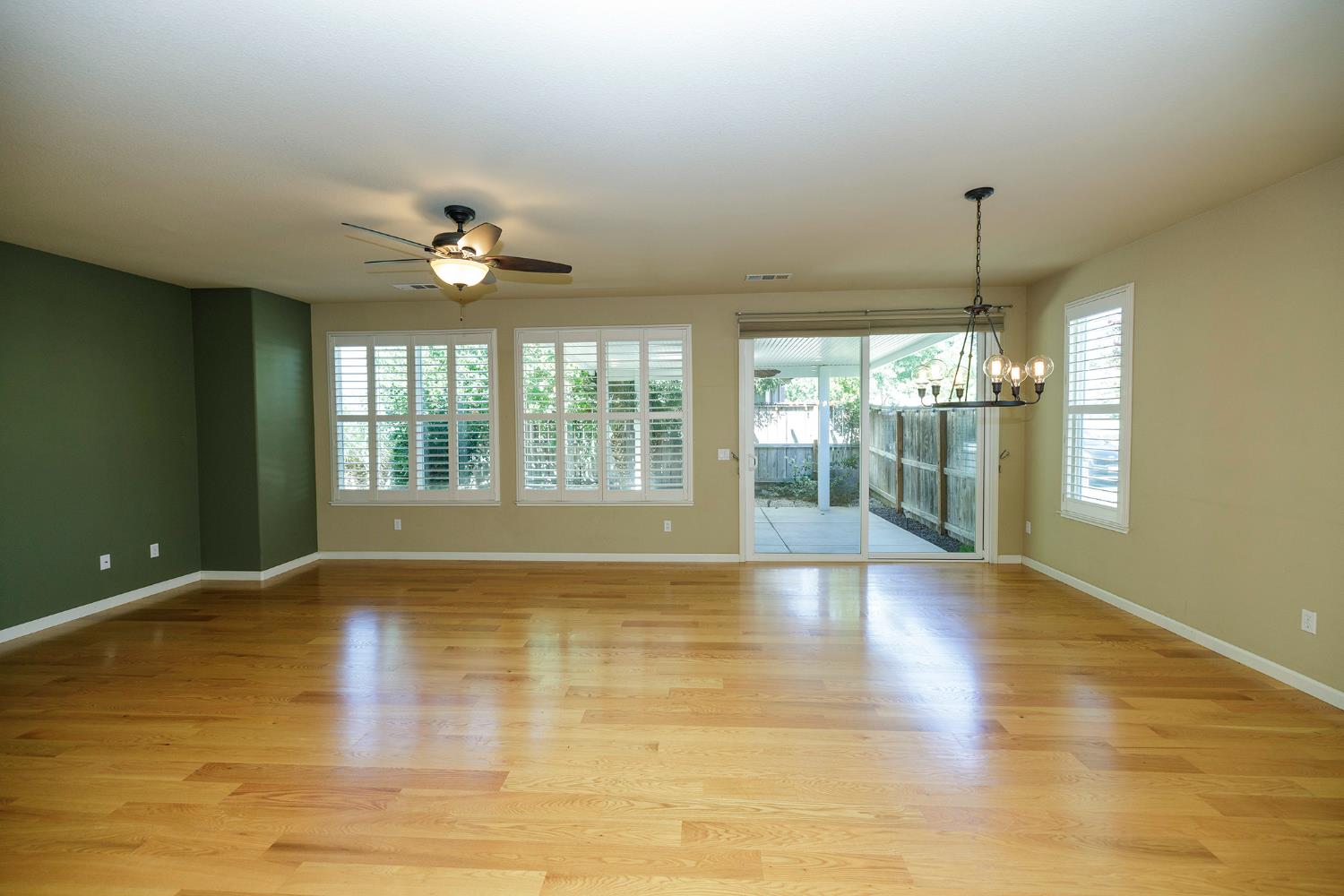 312 Merlot Dr, Oakdale, CA 95361