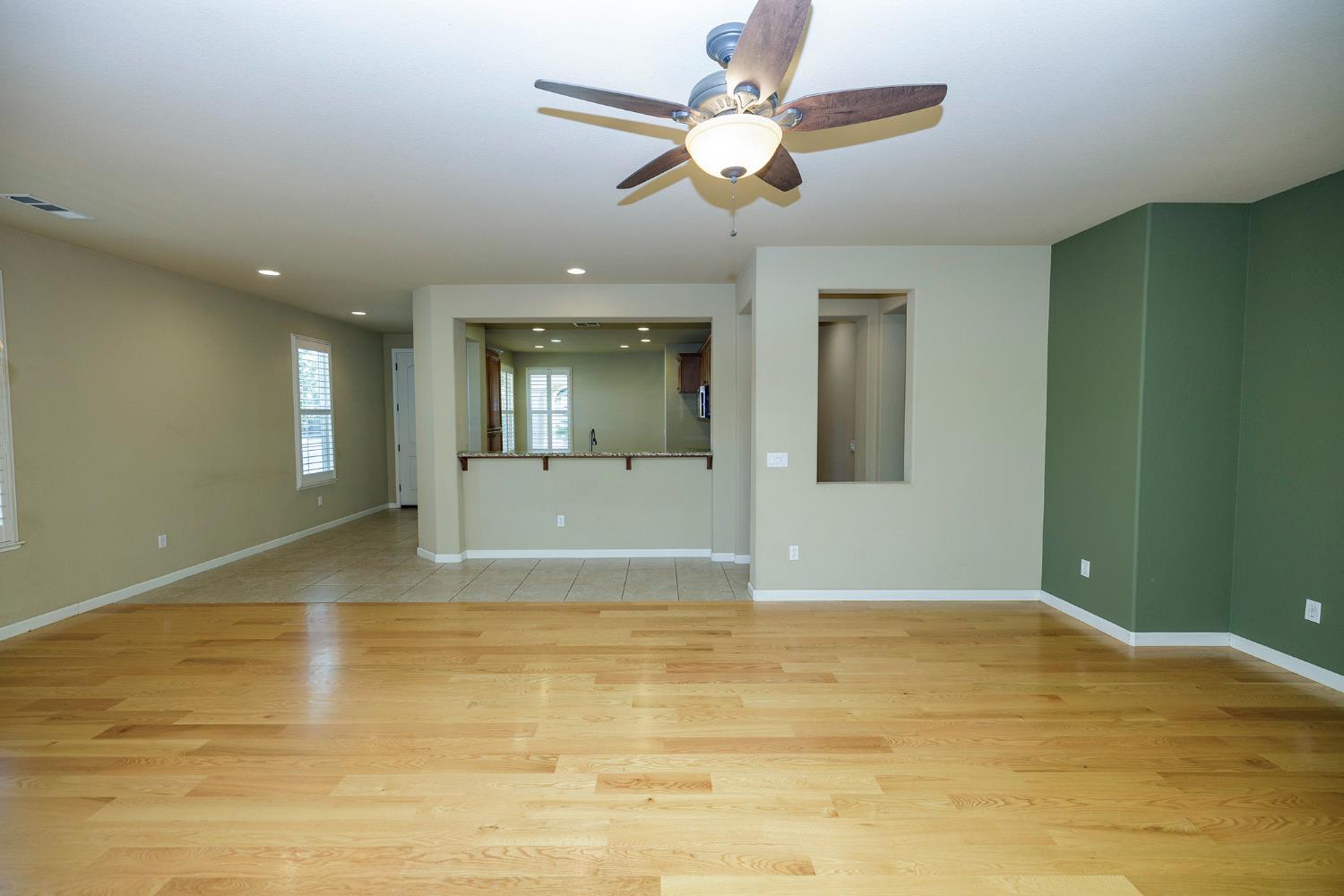 312 Merlot Dr, Oakdale, CA 95361
