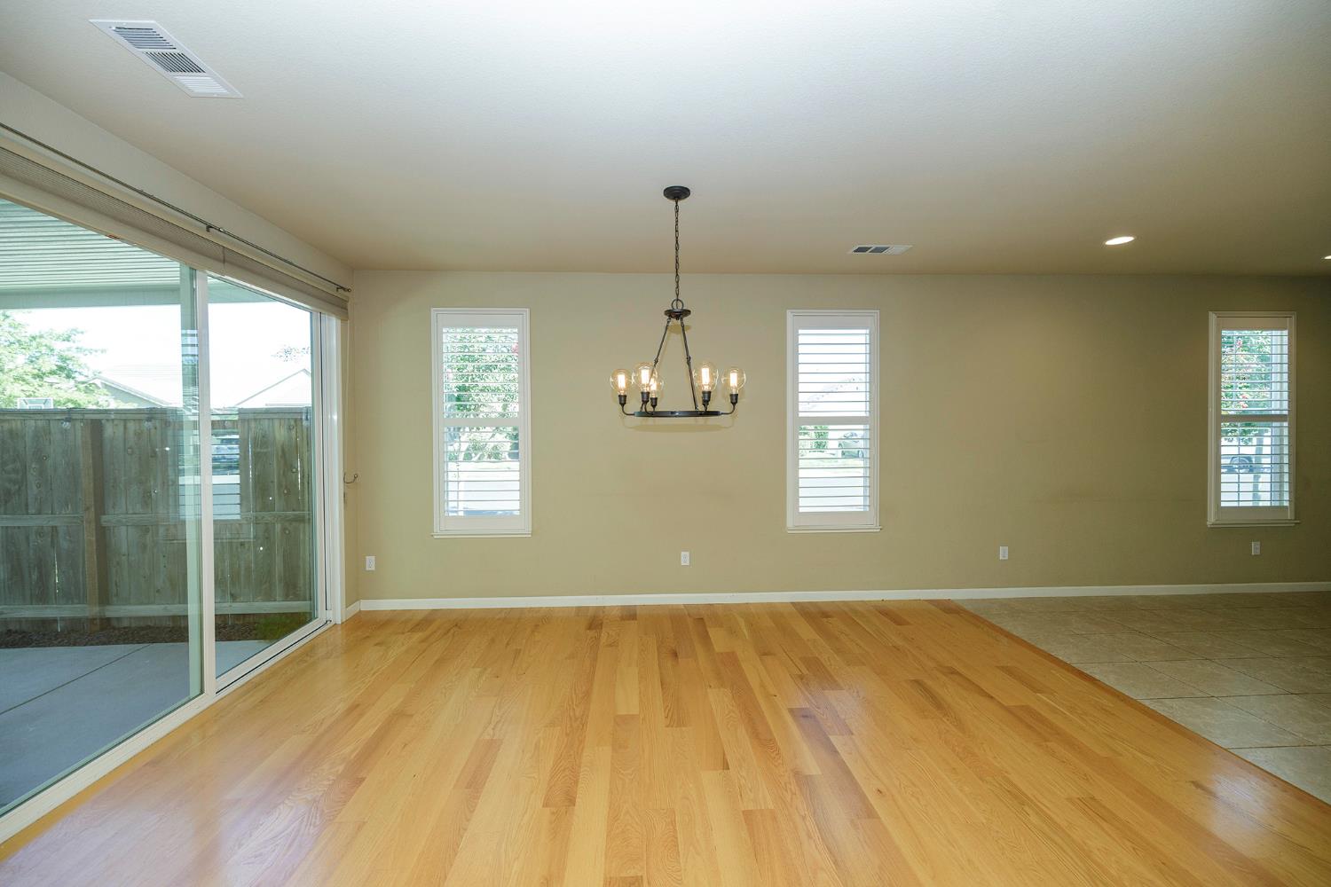 312 Merlot Dr, Oakdale, CA 95361