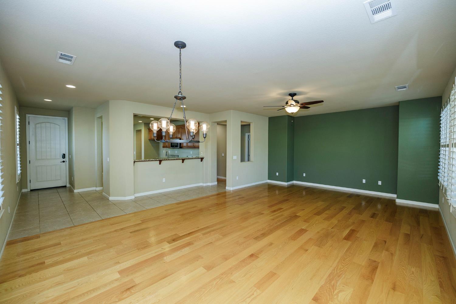 312 Merlot Dr, Oakdale, CA 95361