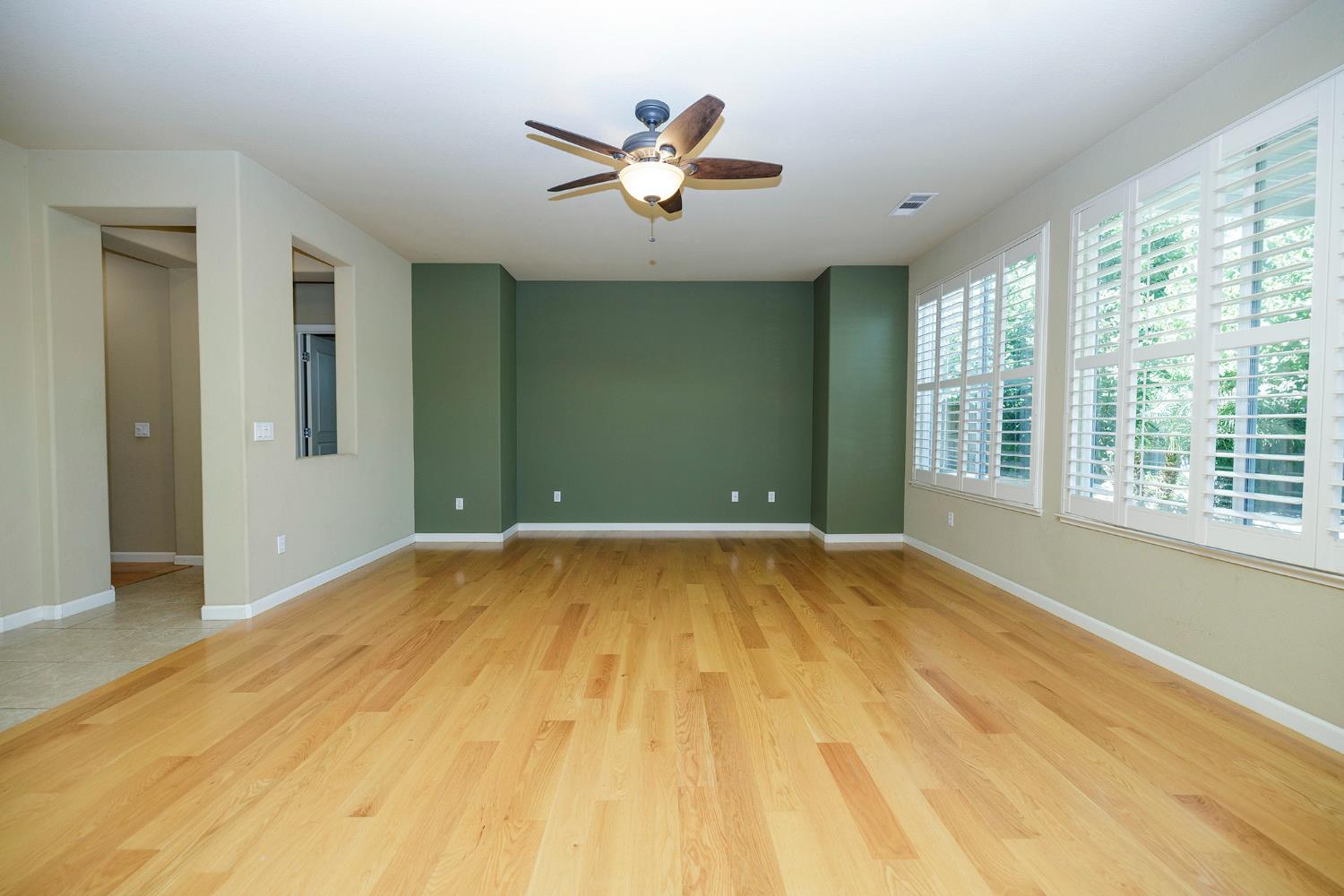 312 Merlot Dr, Oakdale, CA 95361