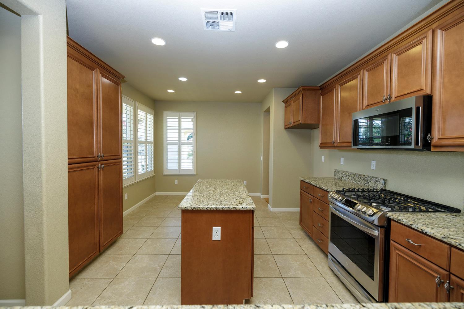 312 Merlot Dr, Oakdale, CA 95361