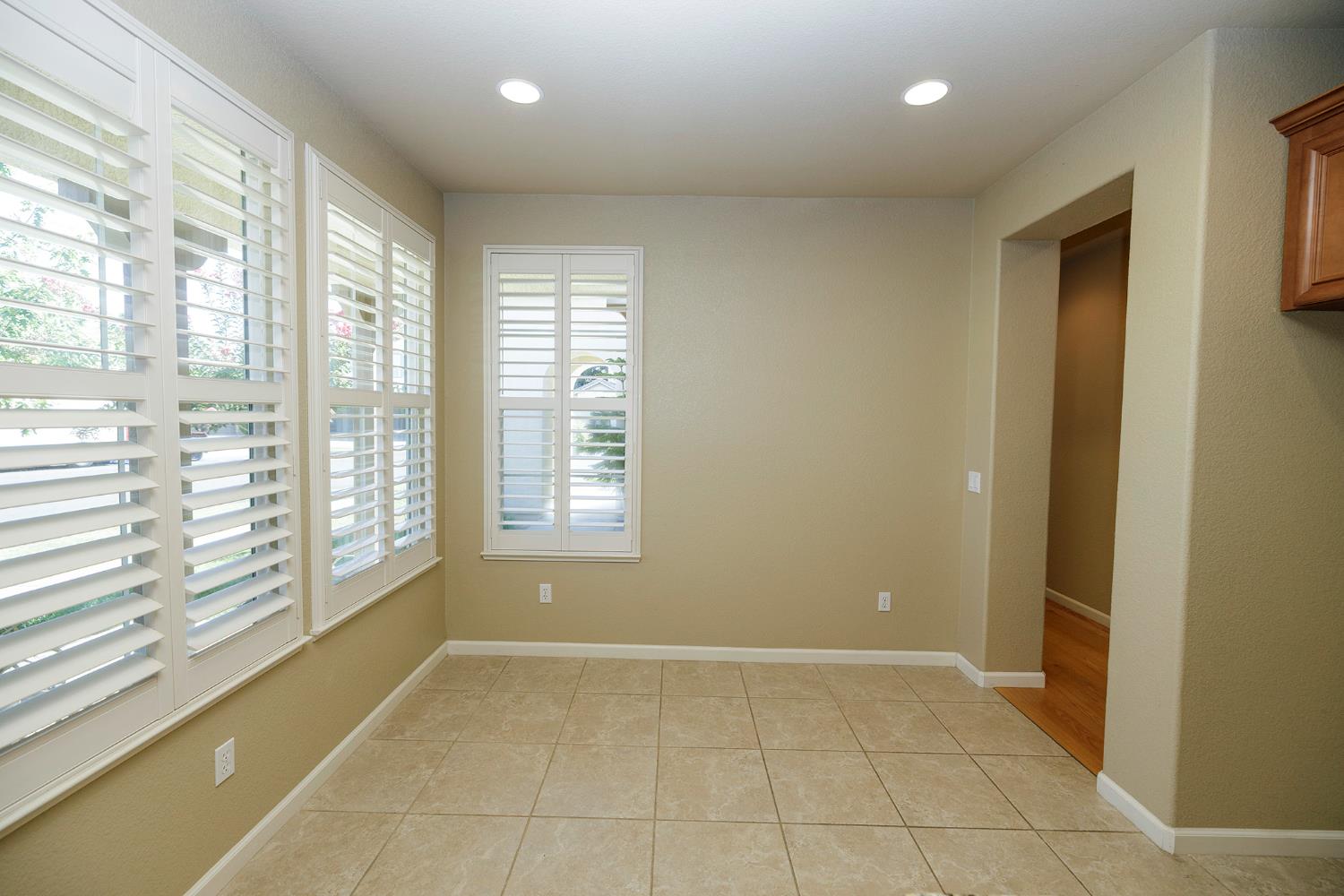 312 Merlot Dr, Oakdale, CA 95361
