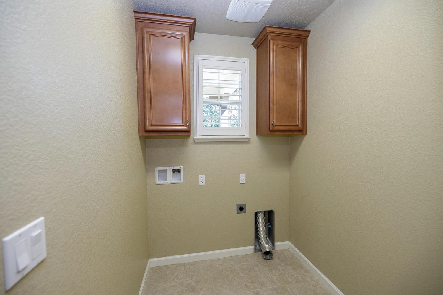 312 Merlot Dr, Oakdale, CA 95361