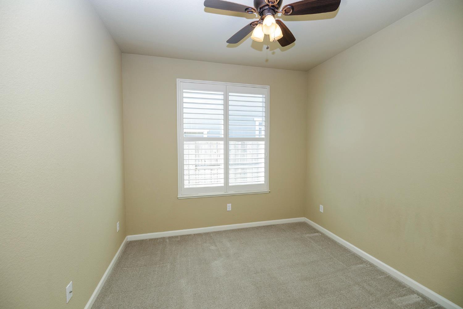 312 Merlot Dr, Oakdale, CA 95361