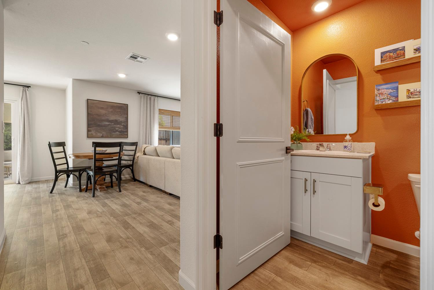 6422 Maple Leaf Ln, Riverbank, CA 95367