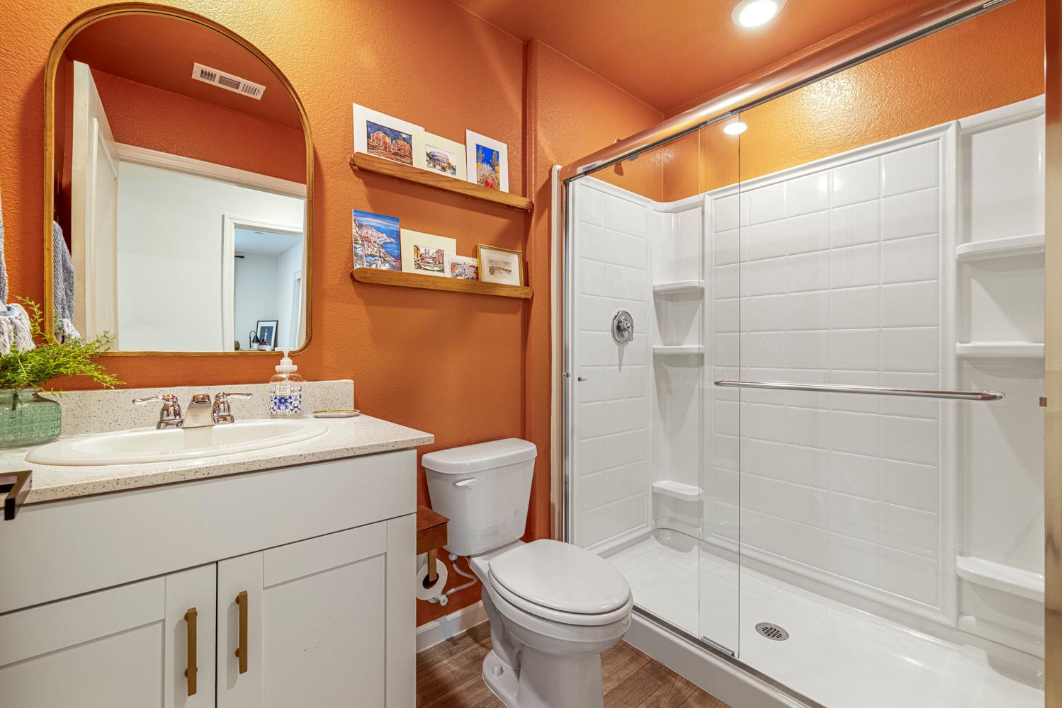 6422 Maple Leaf Ln, Riverbank, CA 95367