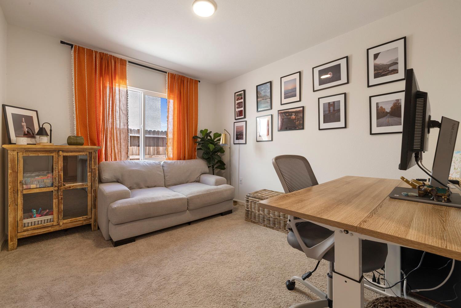 6422 Maple Leaf Ln, Riverbank, CA 95367