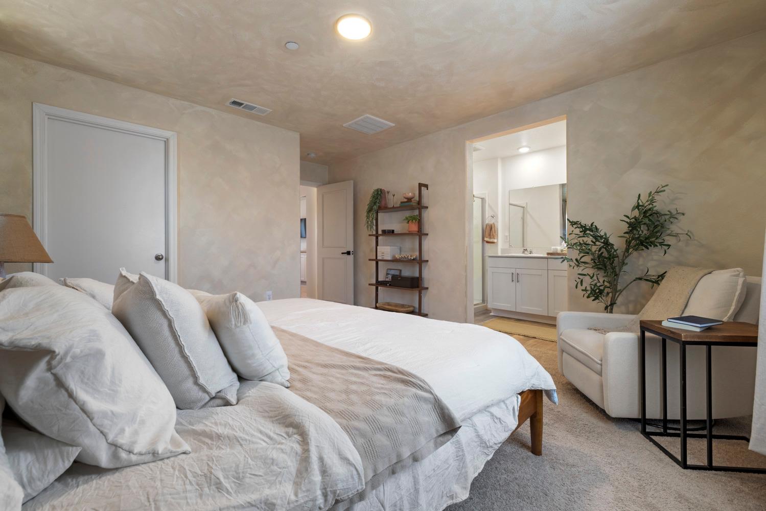 6422 Maple Leaf Ln, Riverbank, CA 95367
