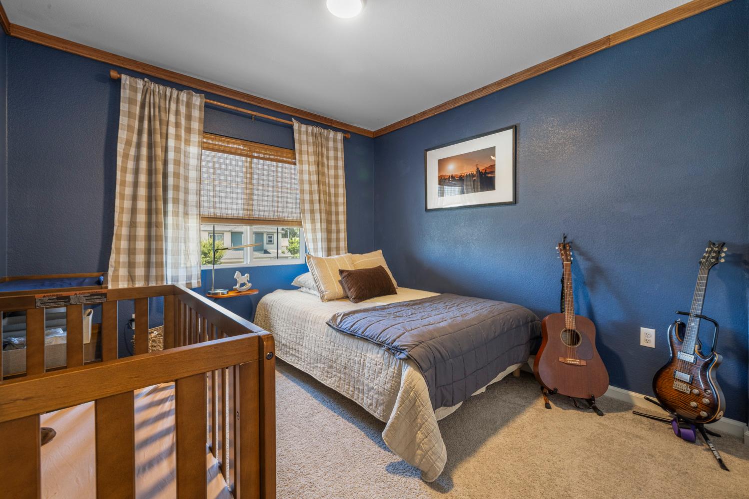 6422 Maple Leaf Ln, Riverbank, CA 95367