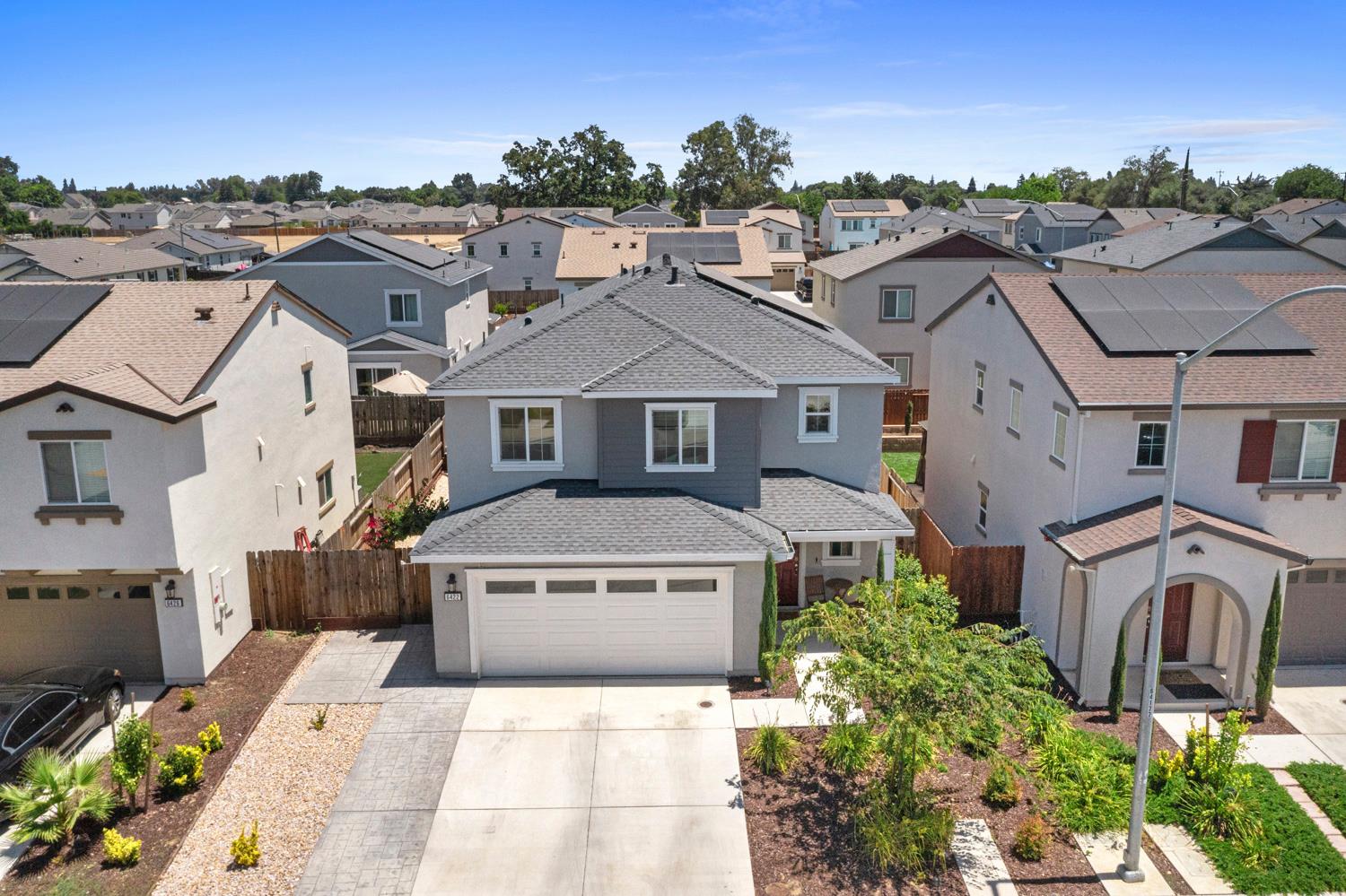 6422 Maple Leaf Ln, Riverbank, CA 95367
