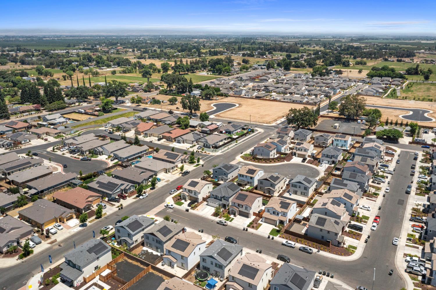 6422 Maple Leaf Ln, Riverbank, CA 95367