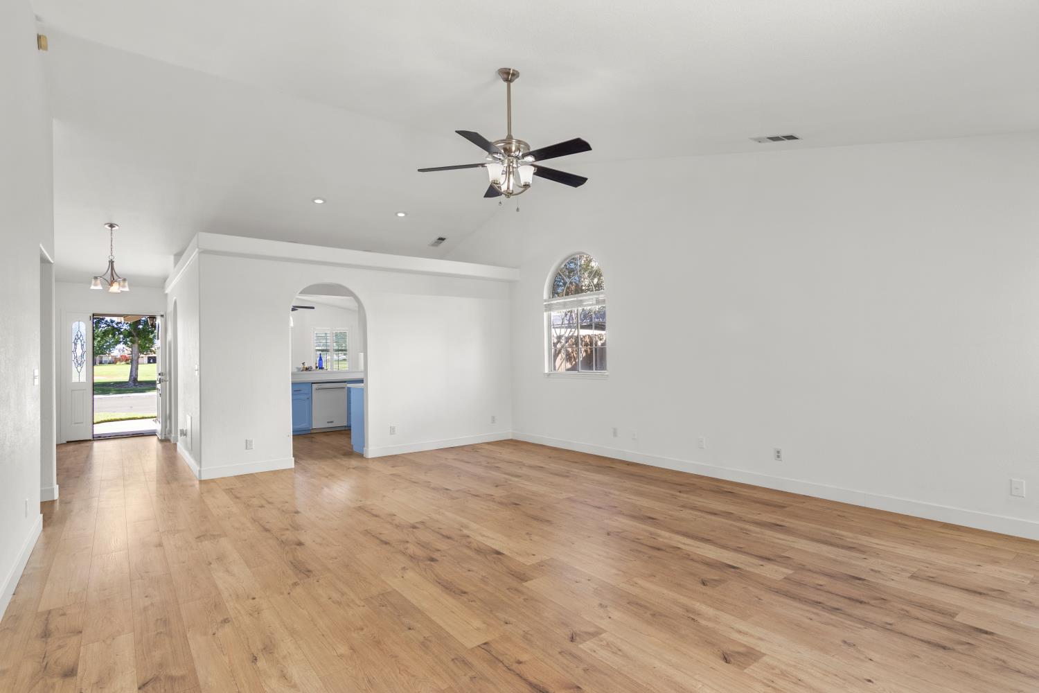 728 Vermeulen Dr, Ripon, CA 95366