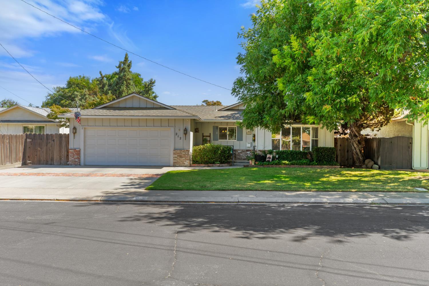 212 Eagle Ct, Modesto, CA 95350