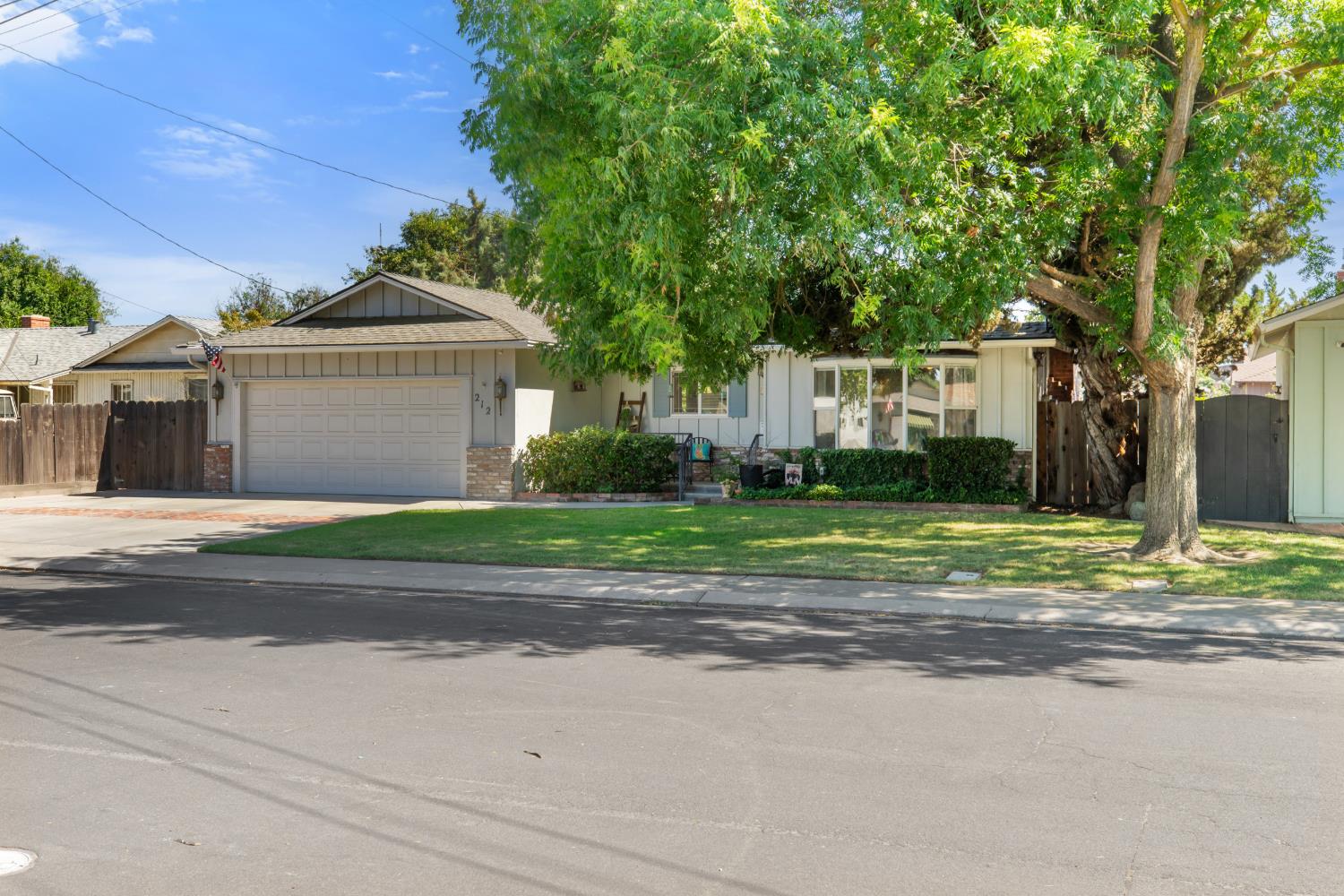 212 Eagle Ct, Modesto, CA 95350