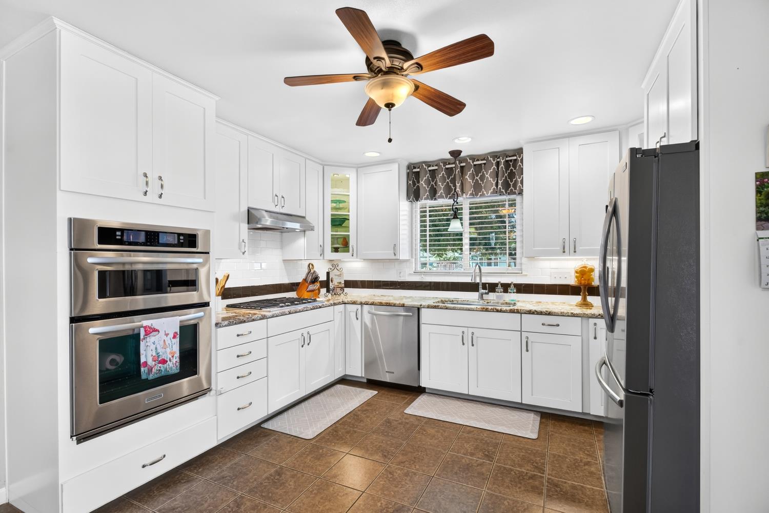 212 Eagle Ct, Modesto, CA 95350