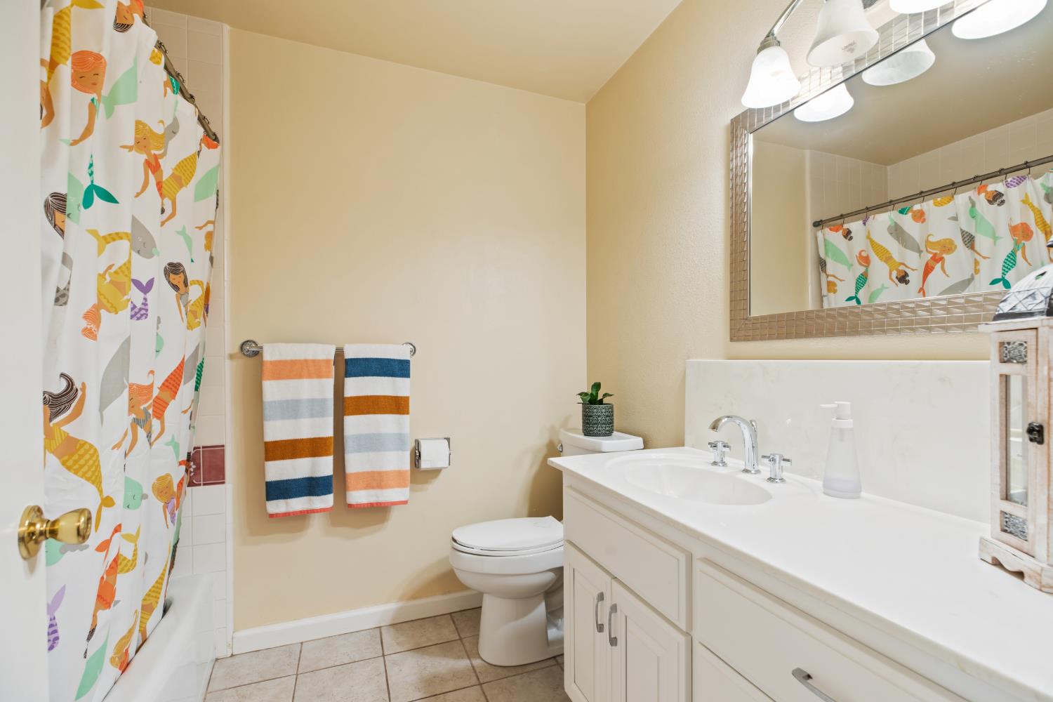 212 Eagle Ct, Modesto, CA 95350