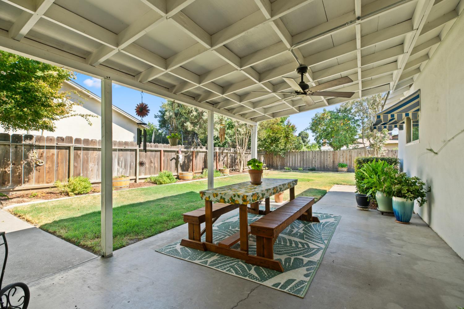 212 Eagle Ct, Modesto, CA 95350