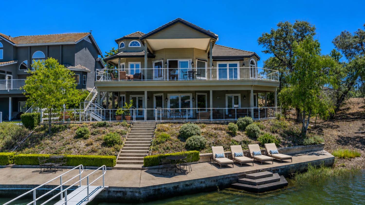 1137 Shoreline Ct, Copperopolis, CA 95228