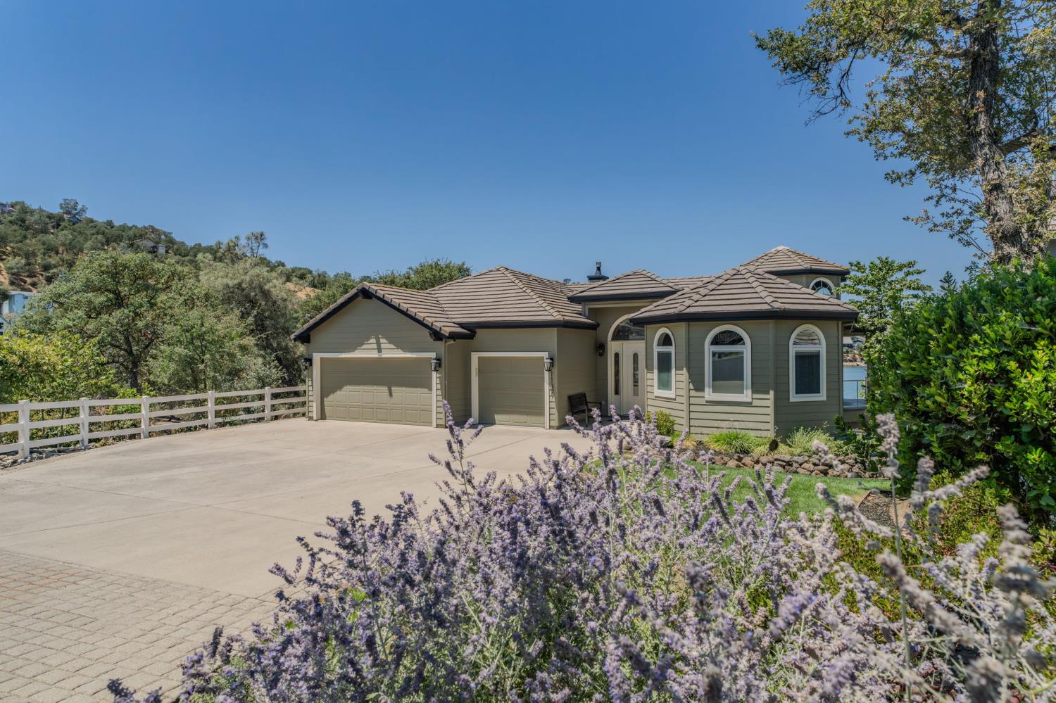 1137 Shoreline Ct, Copperopolis, CA 95228