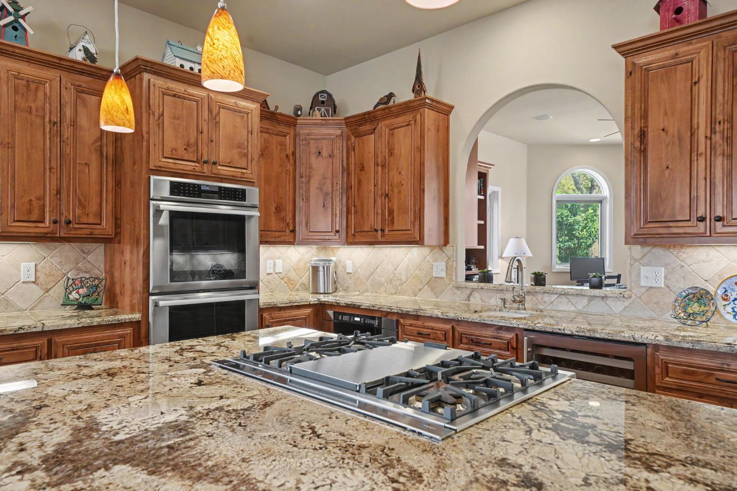 1137 Shoreline Ct, Copperopolis, CA 95228