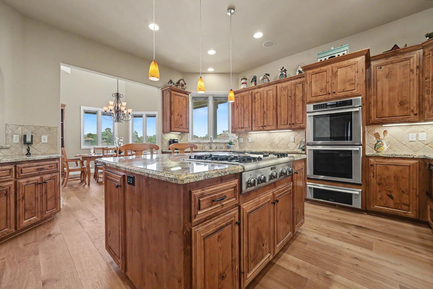 1137 Shoreline Ct, Copperopolis, CA 95228