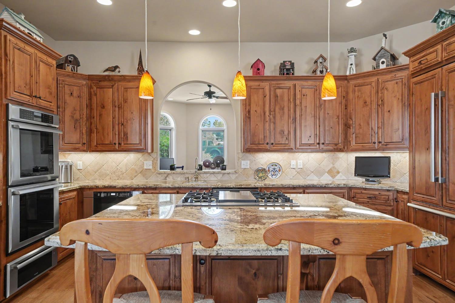1137 Shoreline Ct, Copperopolis, CA 95228