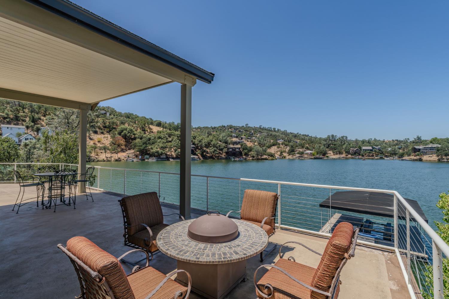 1137 Shoreline Ct, Copperopolis, CA 95228