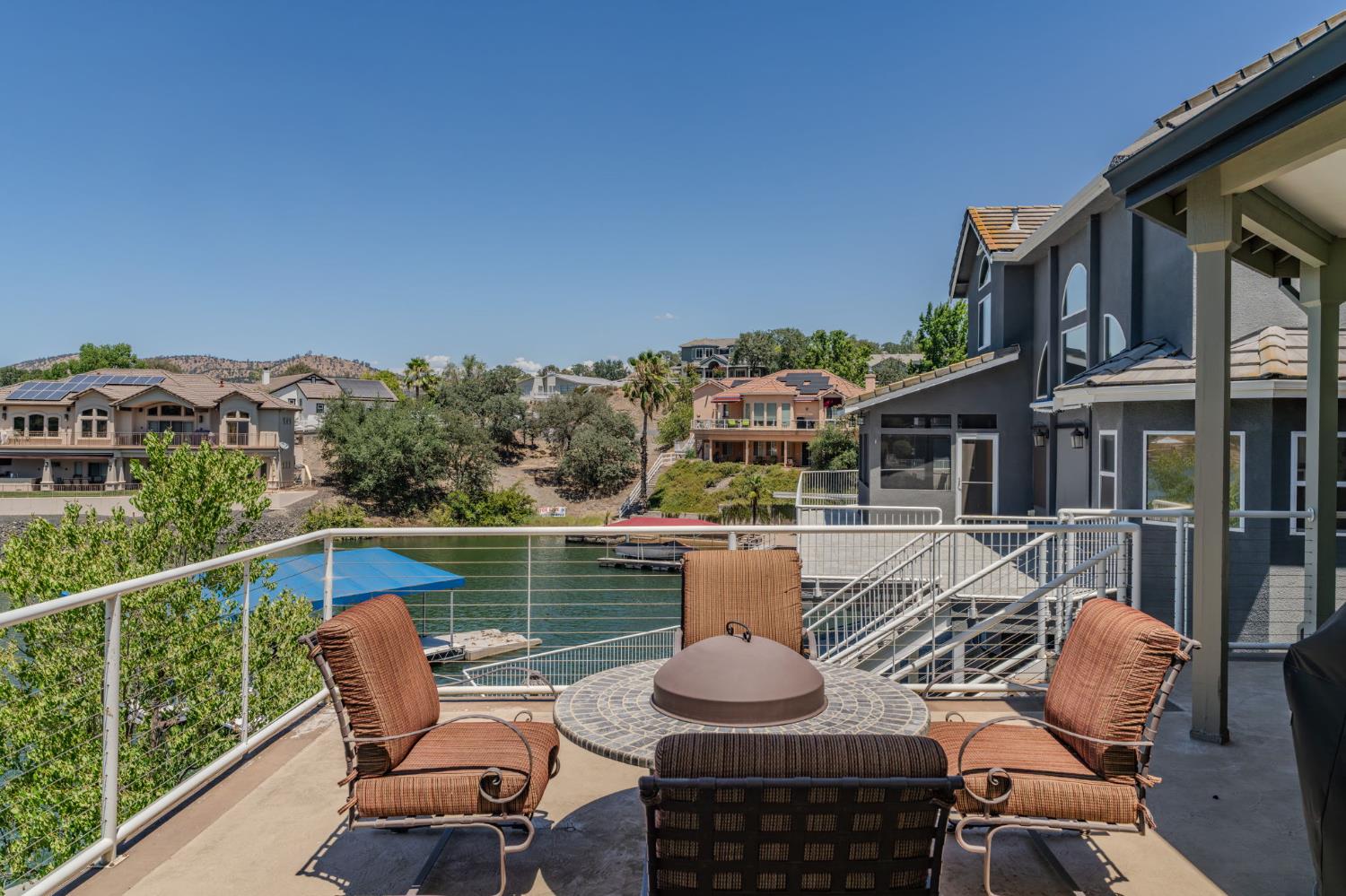 1137 Shoreline Ct, Copperopolis, CA 95228