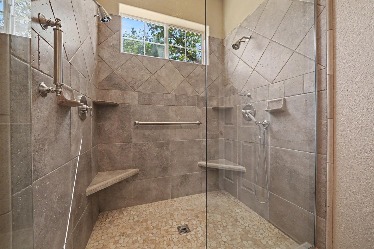 1137 Shoreline Ct, Copperopolis, CA 95228
