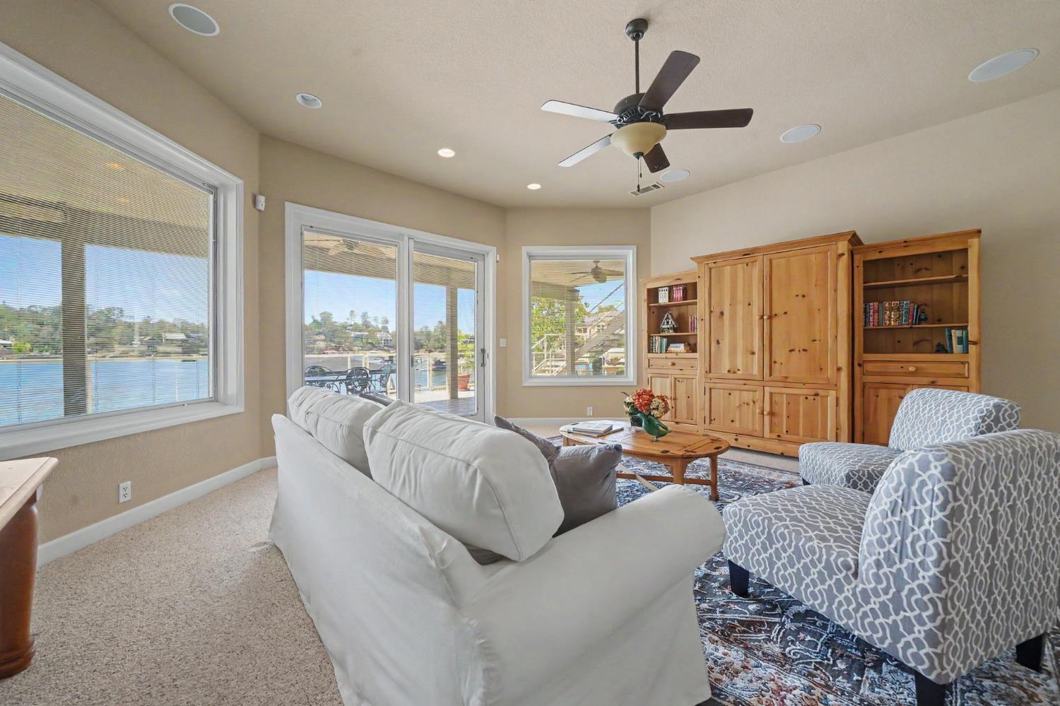 1137 Shoreline Ct, Copperopolis, CA 95228