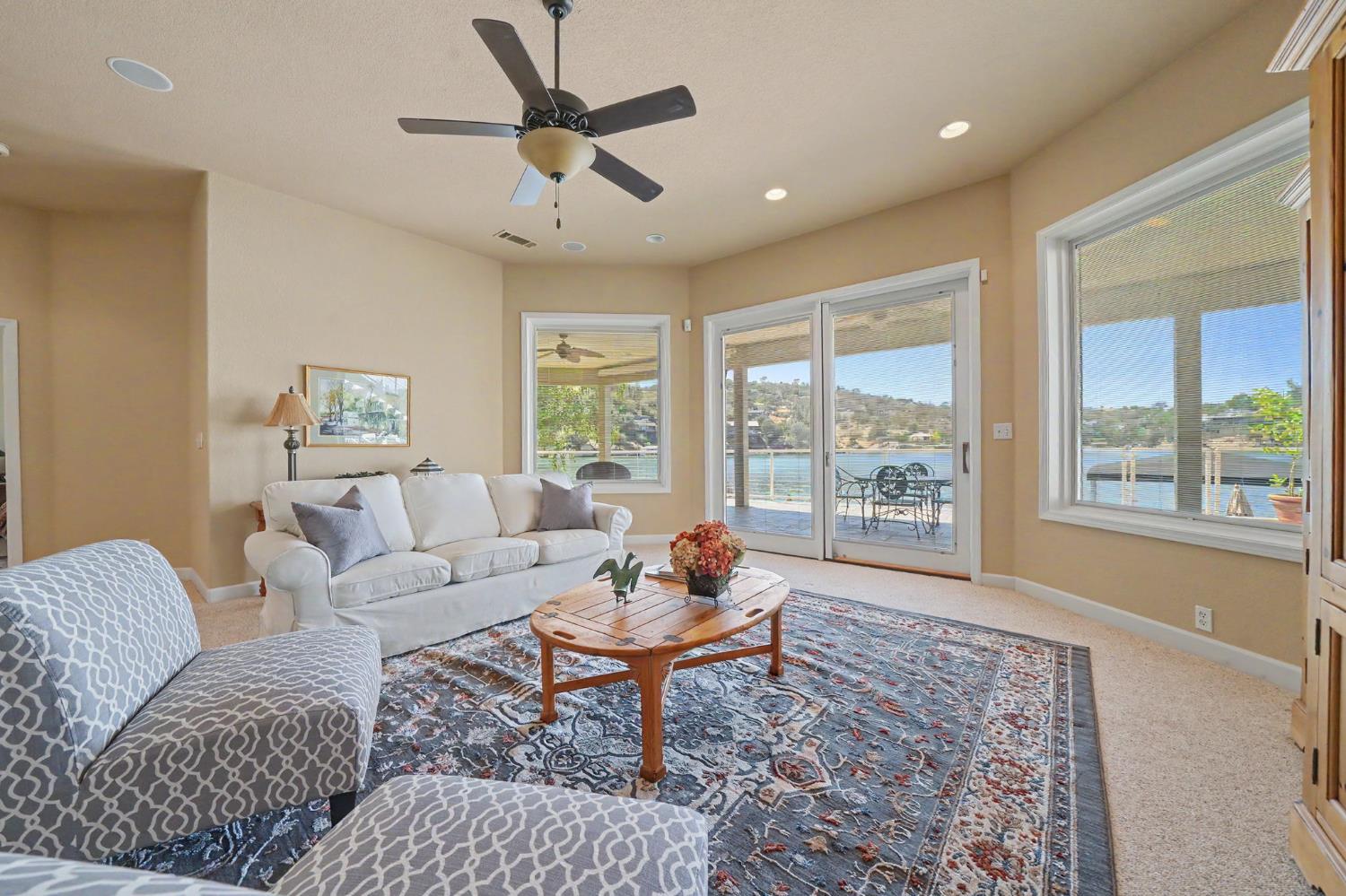 1137 Shoreline Ct, Copperopolis, CA 95228