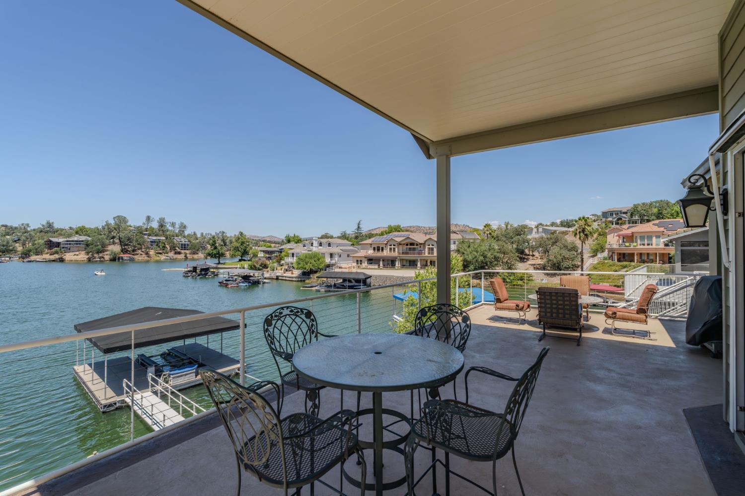 1137 Shoreline Ct, Copperopolis, CA 95228