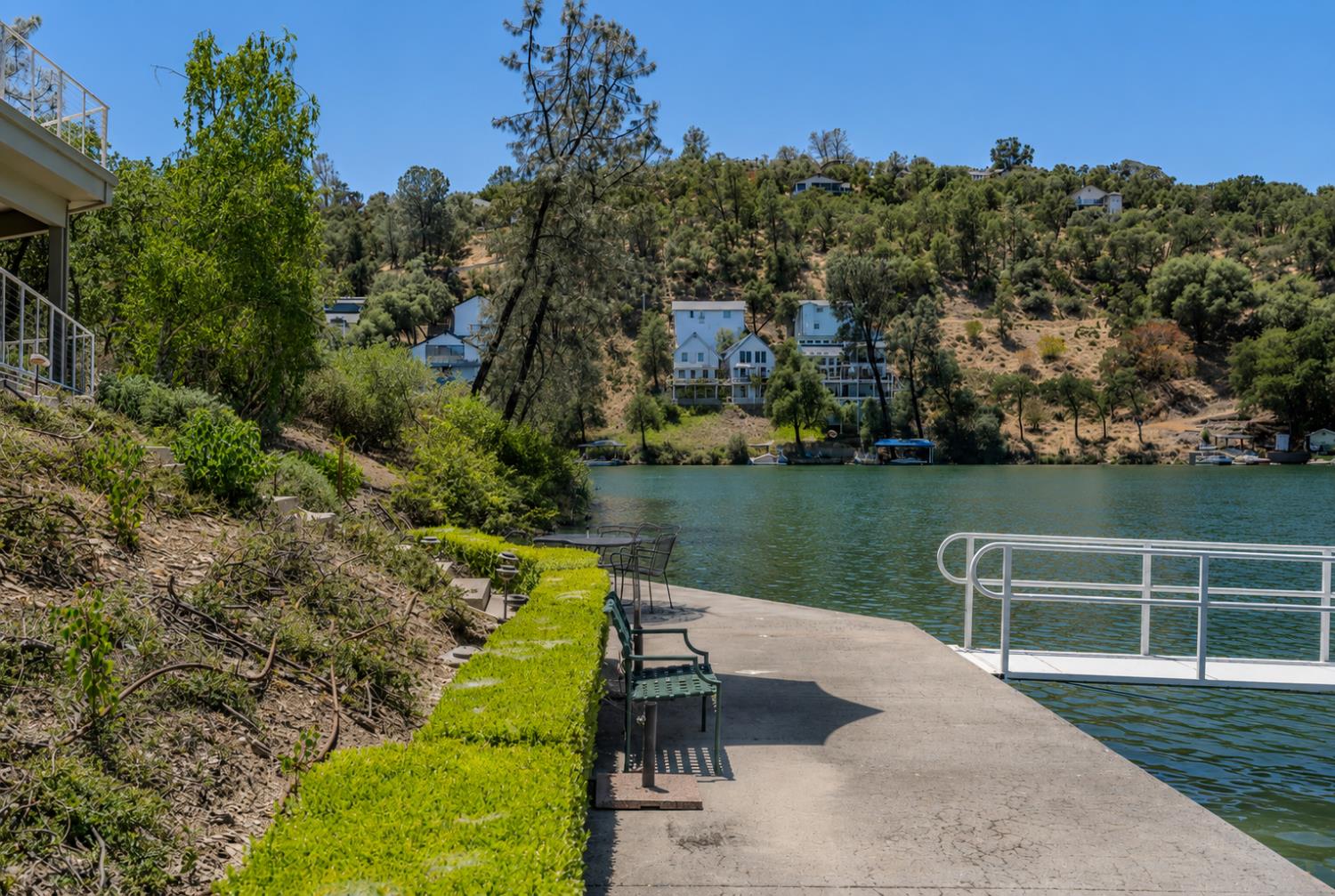 1137 Shoreline Ct, Copperopolis, CA 95228