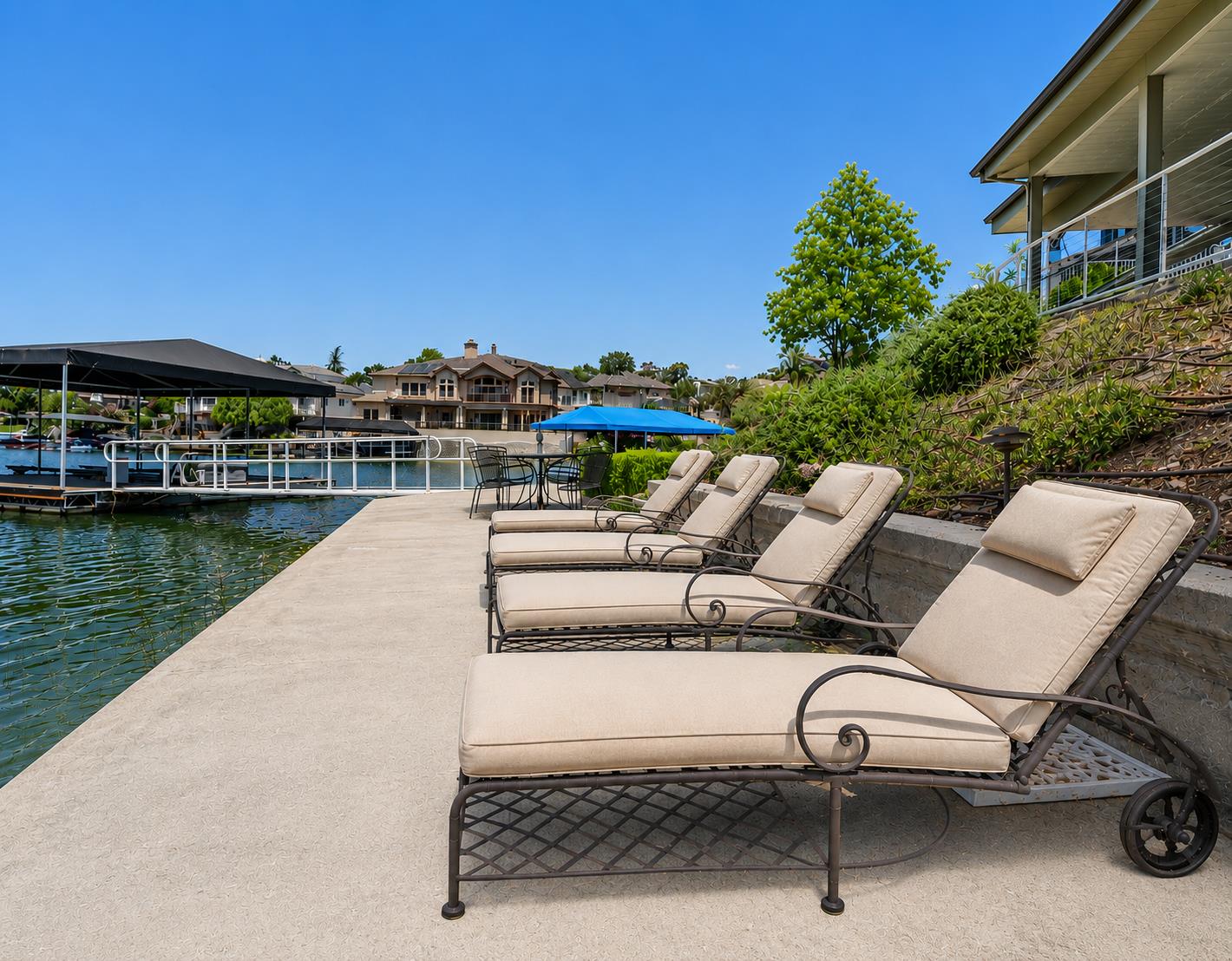 1137 Shoreline Ct, Copperopolis, CA 95228
