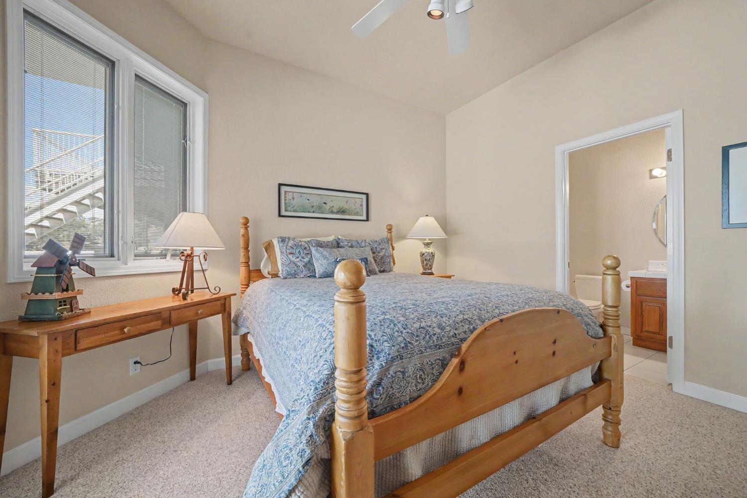 1137 Shoreline Ct, Copperopolis, CA 95228