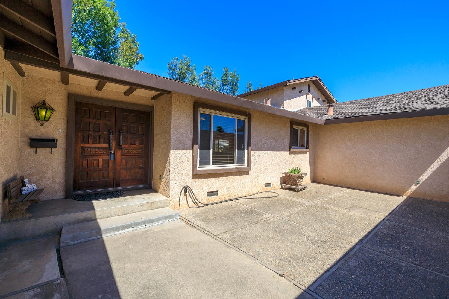 2121 Cumberland Dr, Turlock, CA 95382