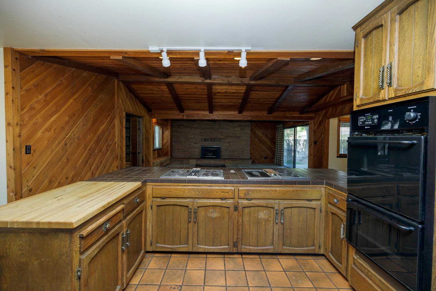 2121 Cumberland Dr, Turlock, CA 95382