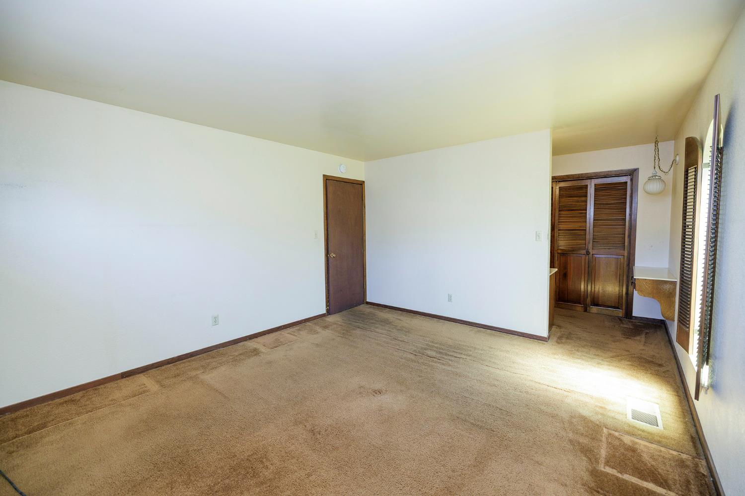 2121 Cumberland Dr, Turlock, CA 95382