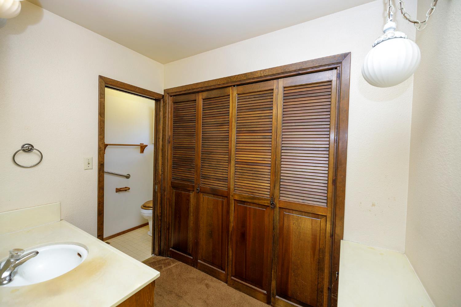 2121 Cumberland Dr, Turlock, CA 95382