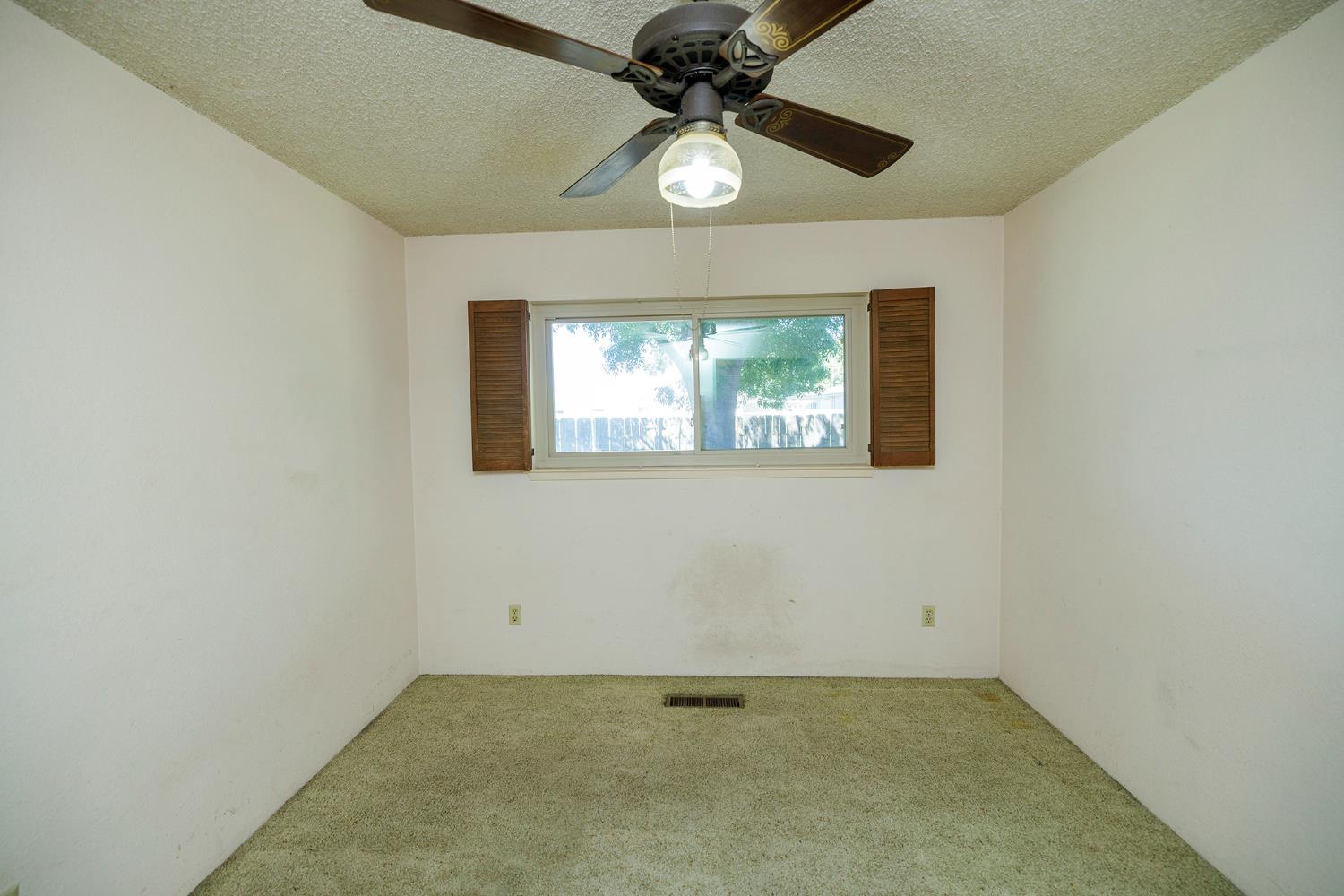 2121 Cumberland Dr, Turlock, CA 95382