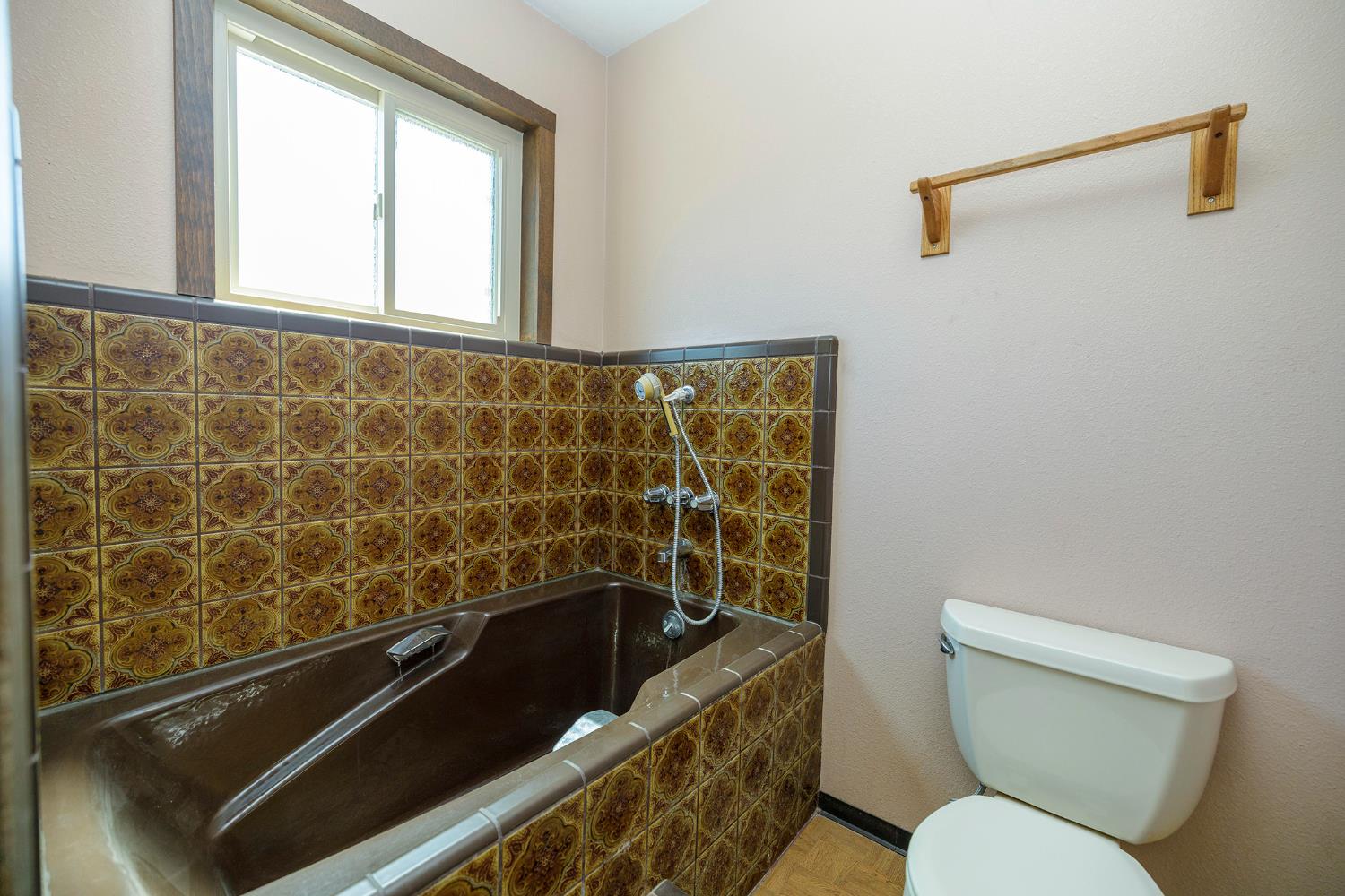 2121 Cumberland Dr, Turlock, CA 95382