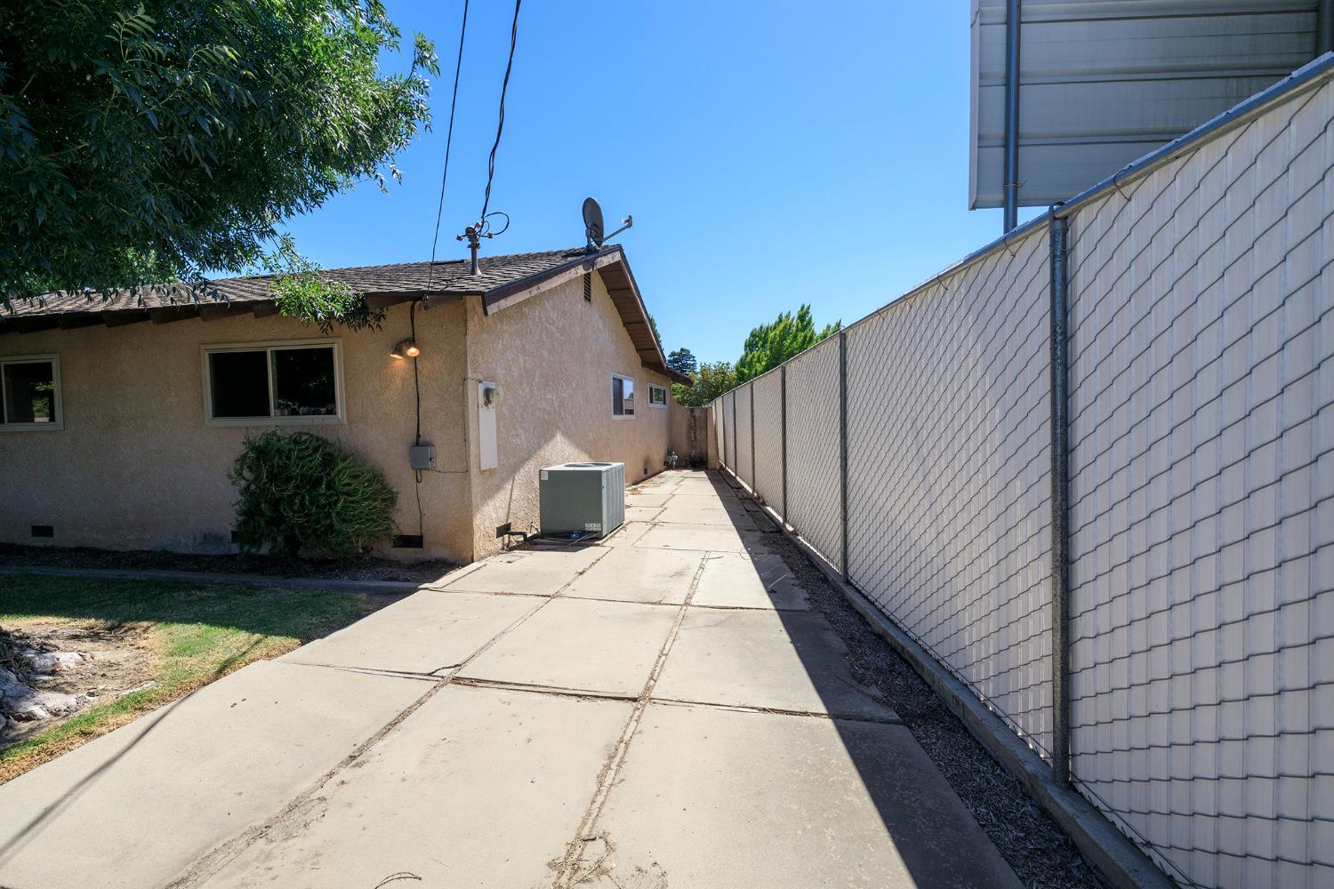 2121 Cumberland Dr, Turlock, CA 95382