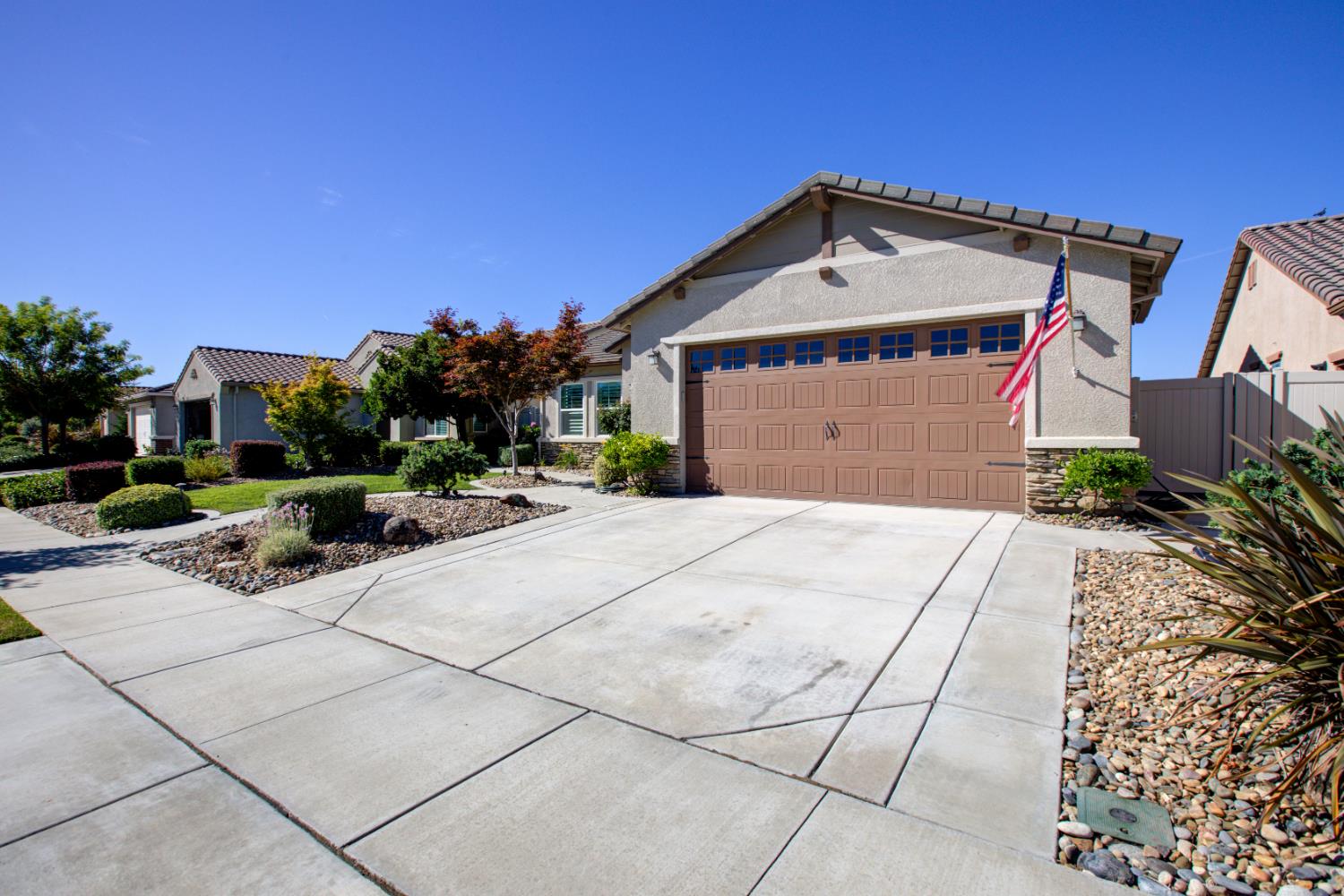 1390 Arbor Brook Dr, Manteca, CA 95336